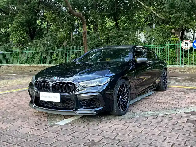 BMW  M8 2021