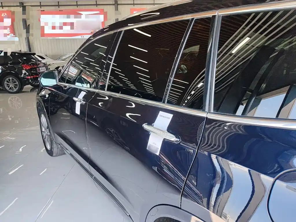 Cadillac XT6 2021 28T мест Luxury