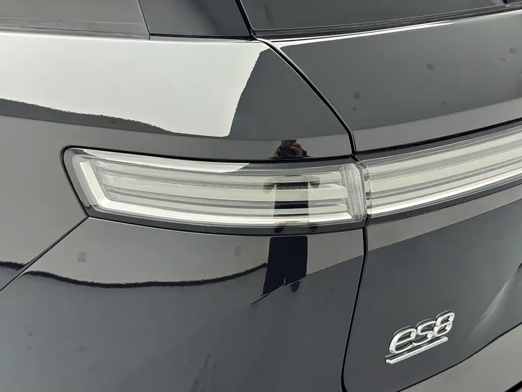 NIO ES8 — миниатюра 15