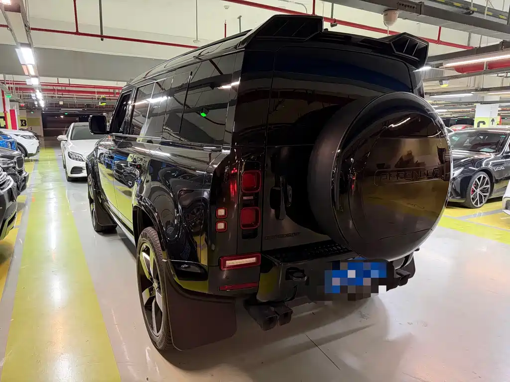 Land Rover Defender — миниатюра 4