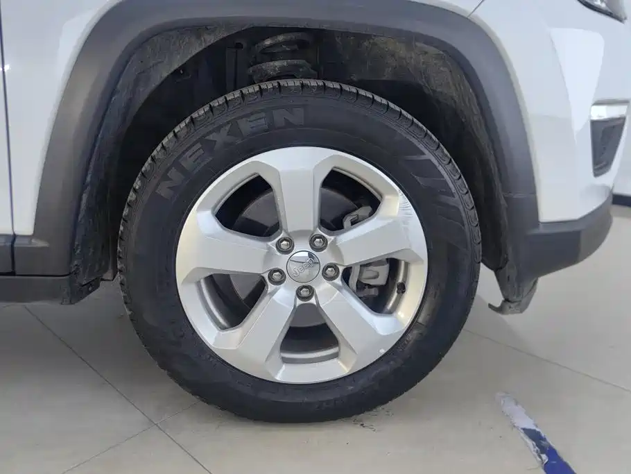 Jeep Compass — миниатюра 6