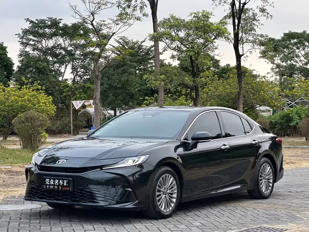 Купить Toyota Camry