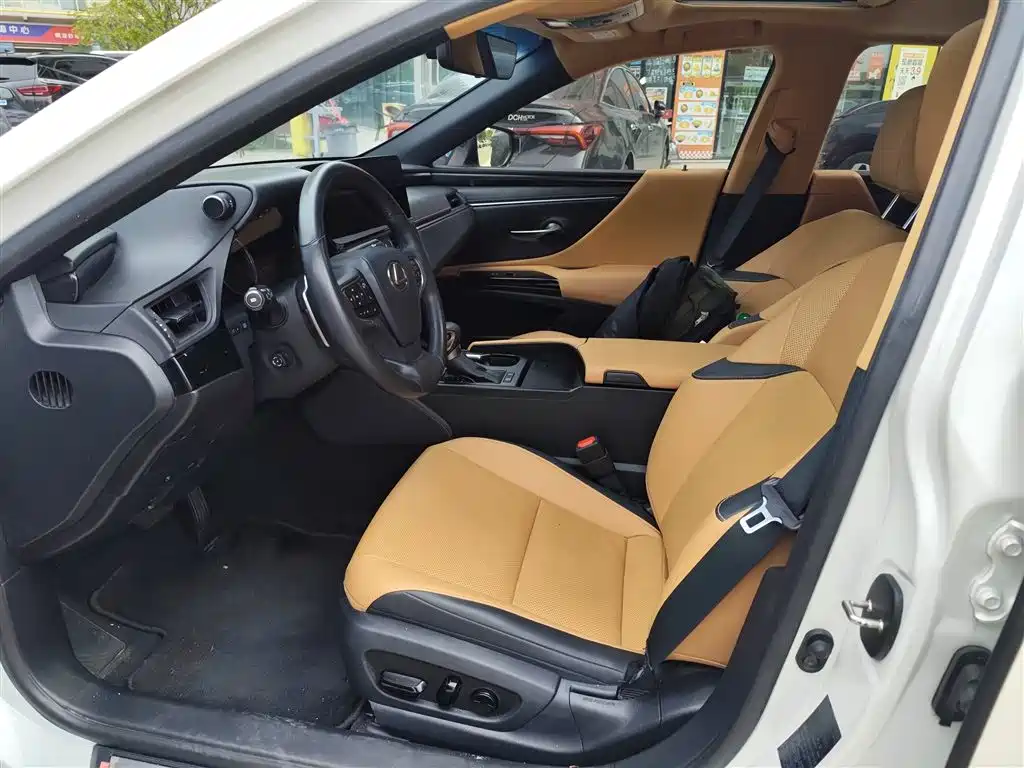 Lexus ES — миниатюра 6