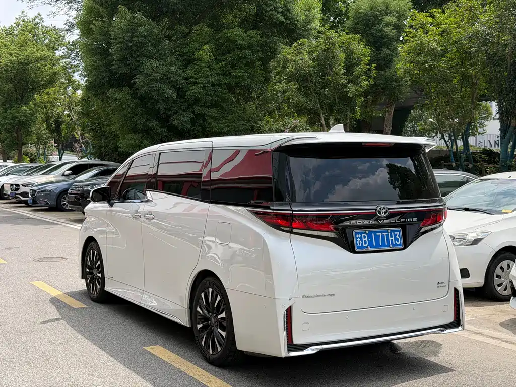 Toyota Vellfire — миниатюра 9