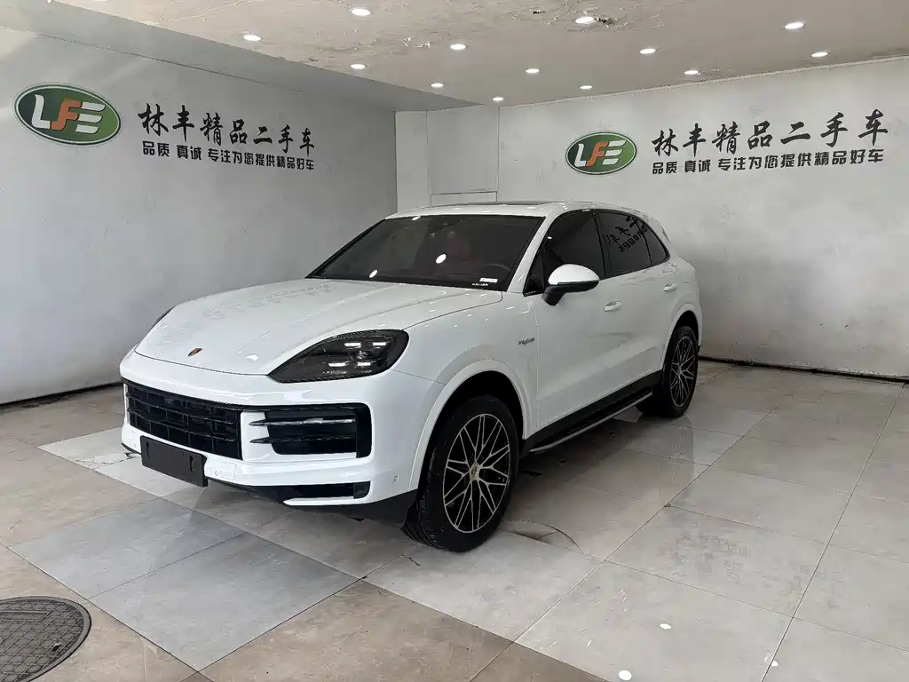 Porsche Cayenne Hybrid 2024