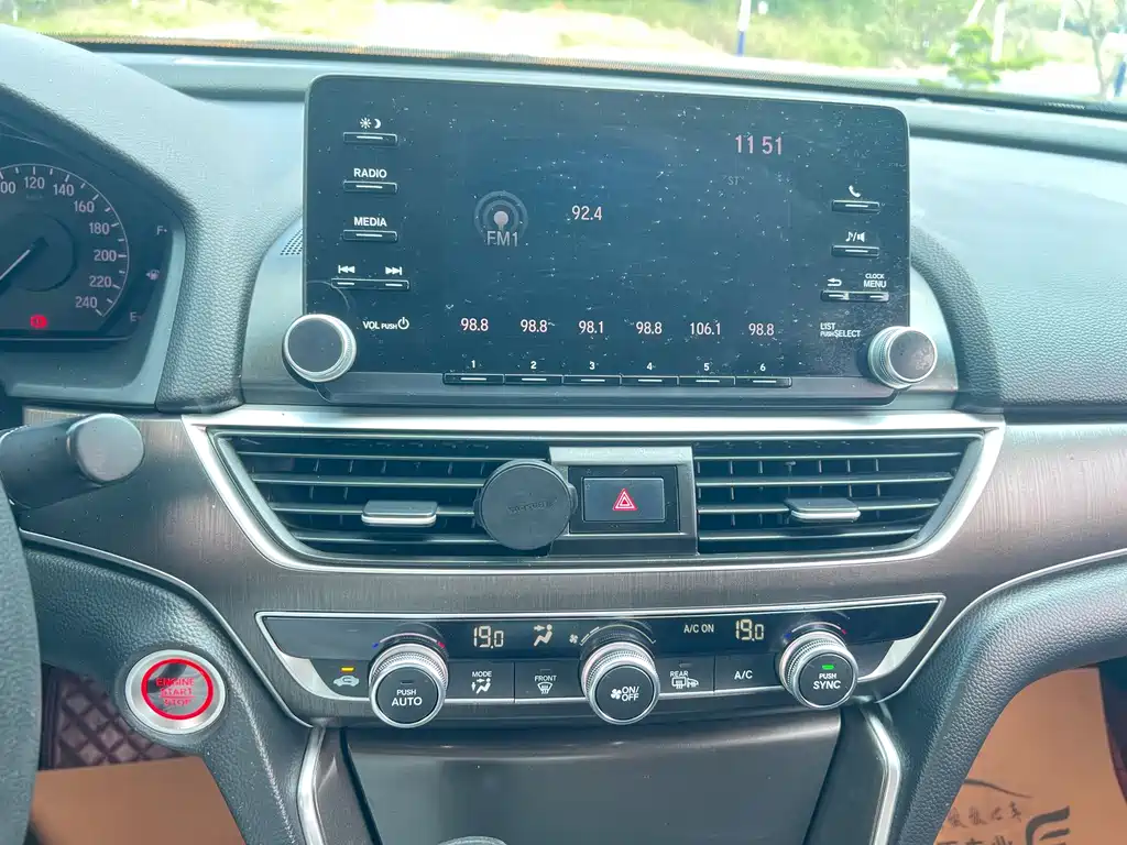 Honda Accord — миниатюра 11