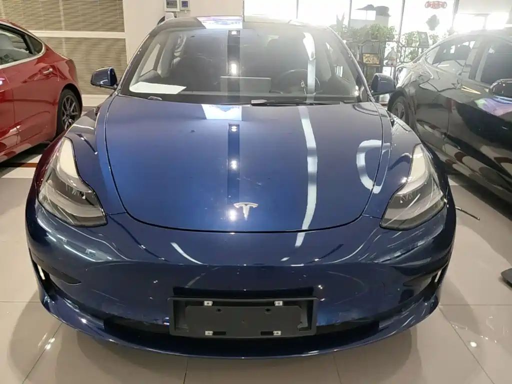 Tesla Model 3 — миниатюра 3