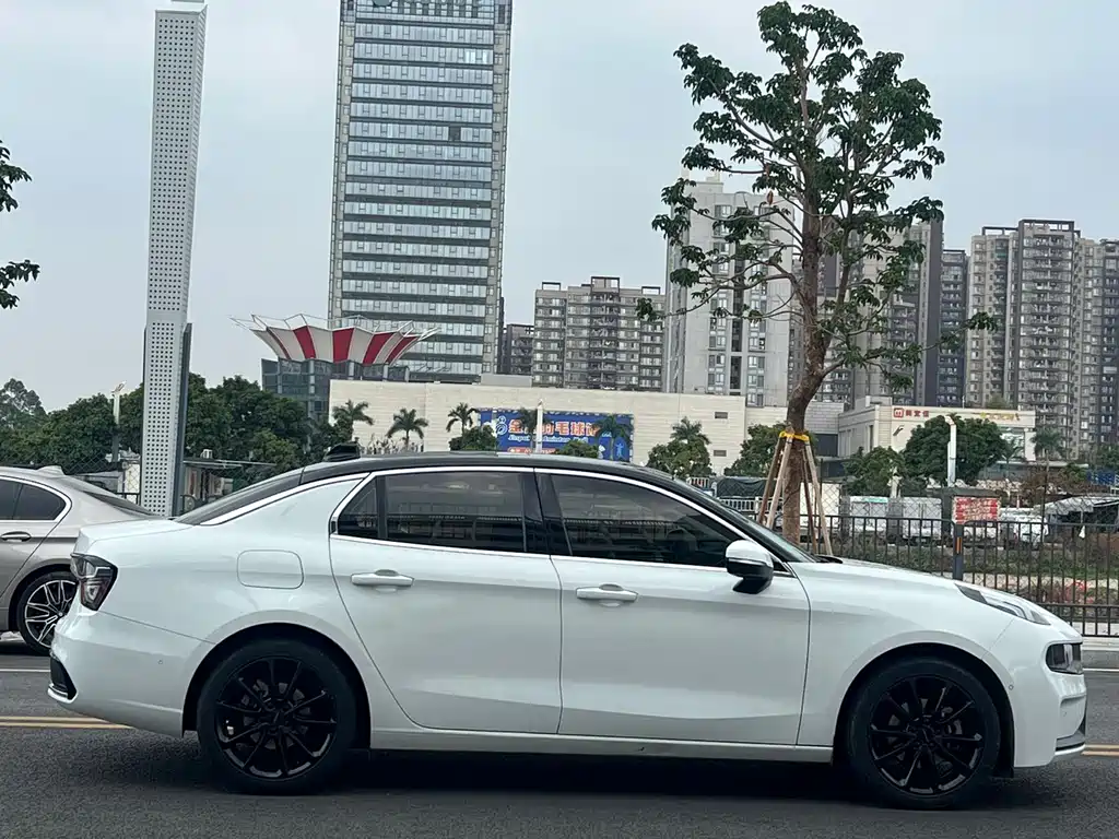Lynk & Co 03 — миниатюра 24