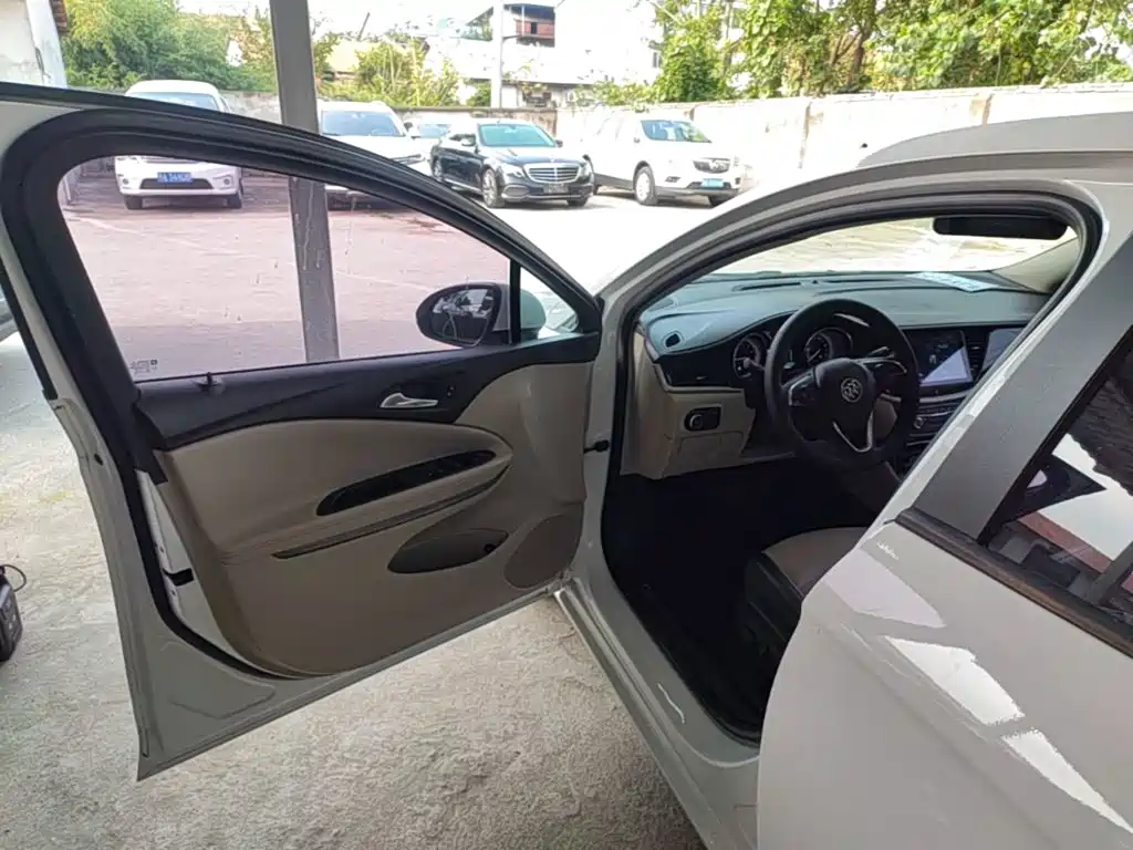 Buick Verano — миниатюра 16