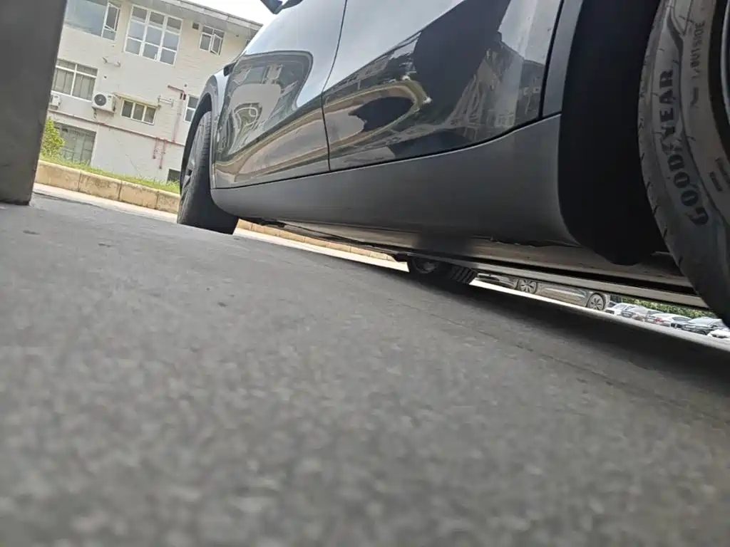 Tesla Model Y — миниатюра 22