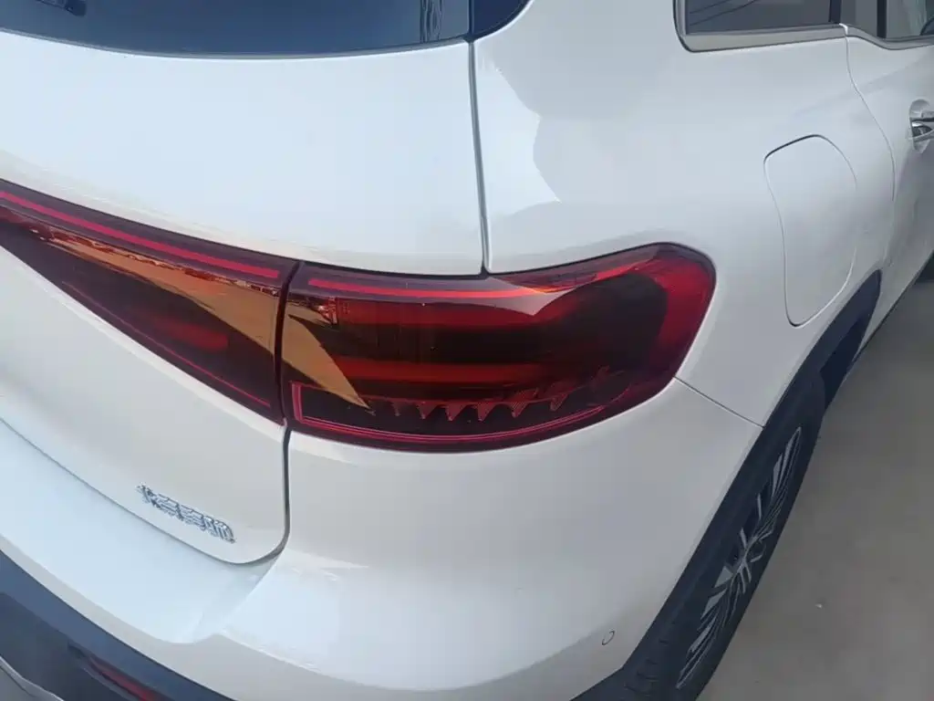 Mercedes-Benz EQB — миниатюра 8