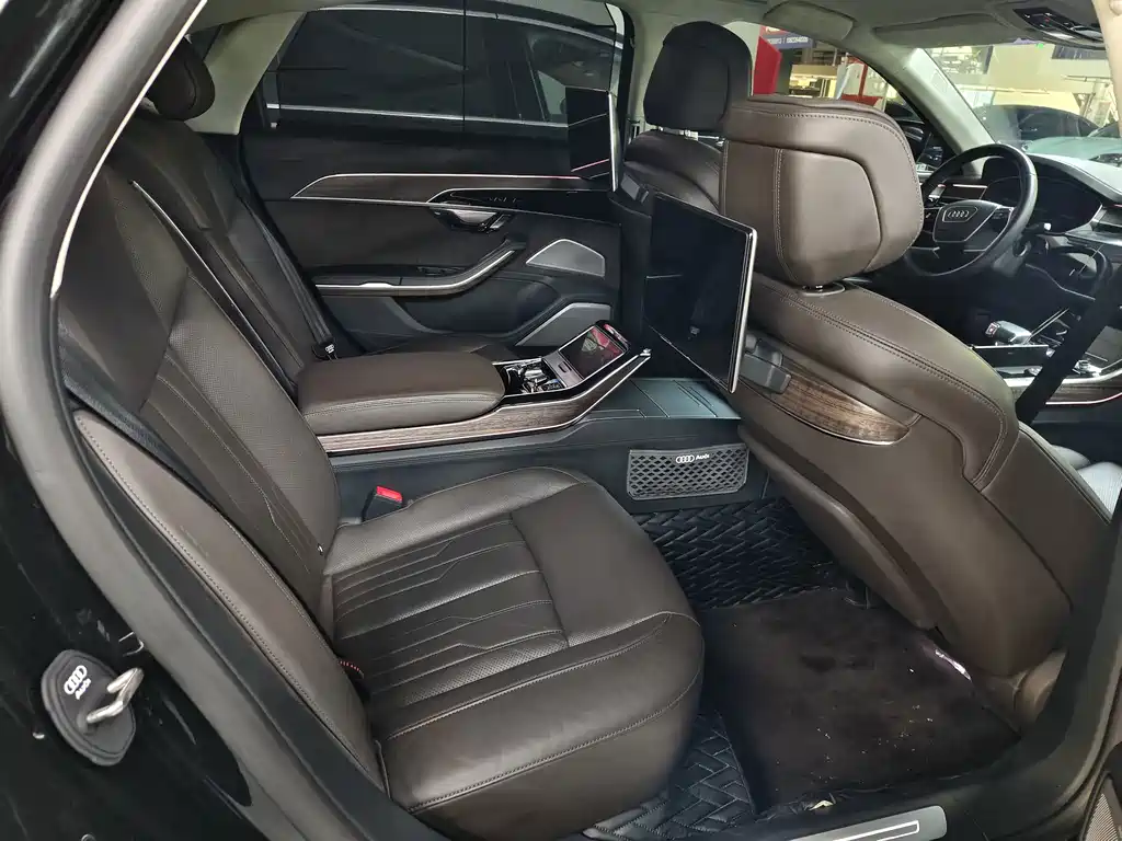 Audi A8 — миниатюра 9