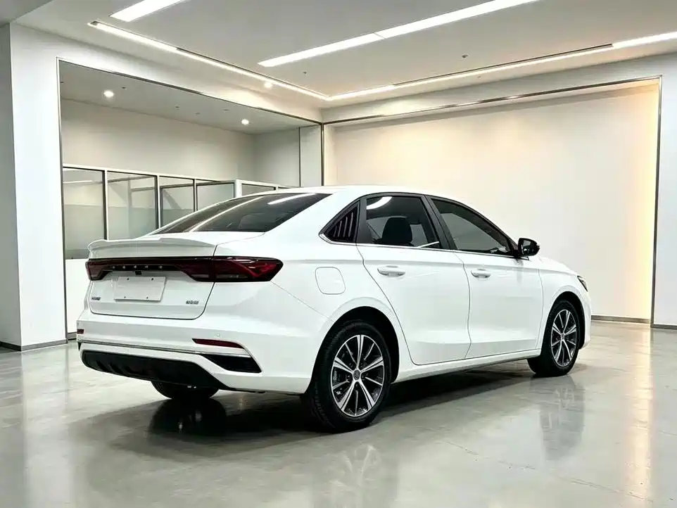 Geely Emgrand — миниатюра 7