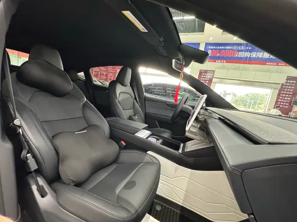 Tesla Model Y — миниатюра 14
