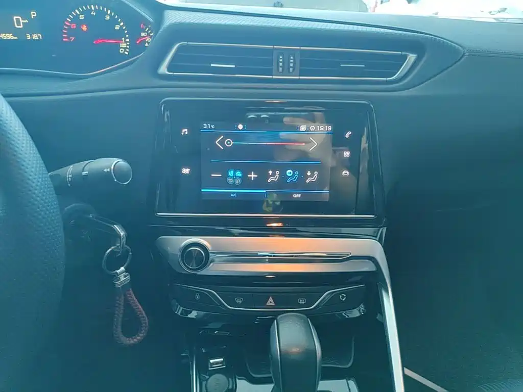 Peugeot 308 — миниатюра 13