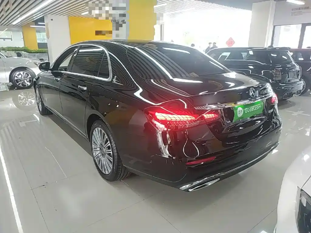 Mercedes-Benz E-Class — миниатюра 5