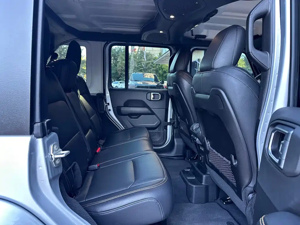 Jeep Wrangler — миниатюра 16