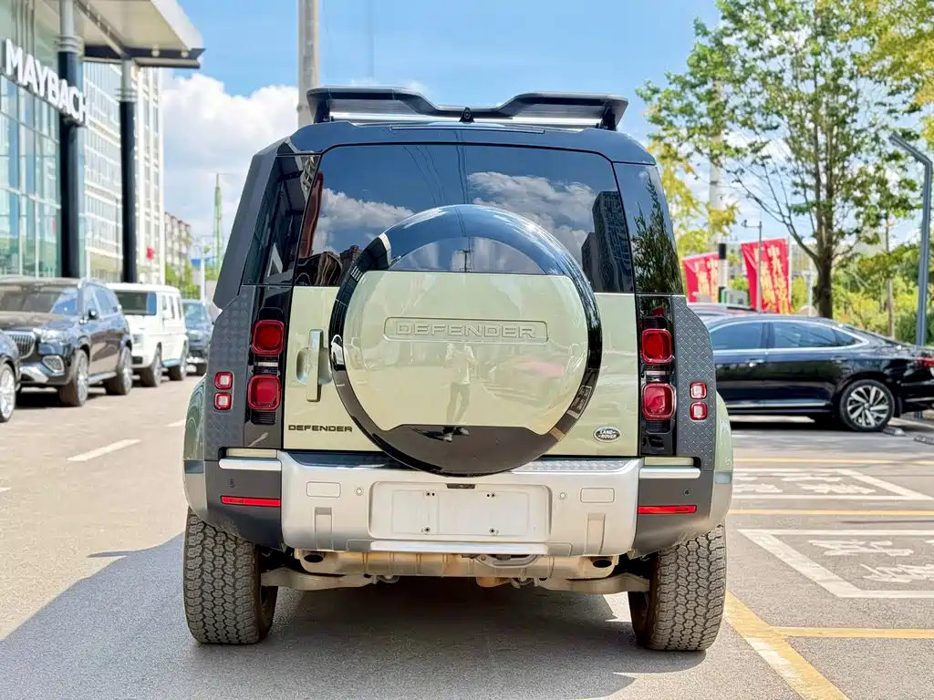 Land Rover Defender — миниатюра 6