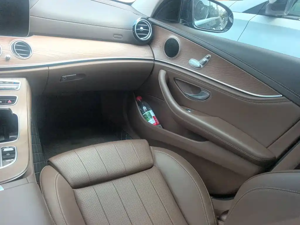 Mercedes-Benz E-Class — миниатюра 20