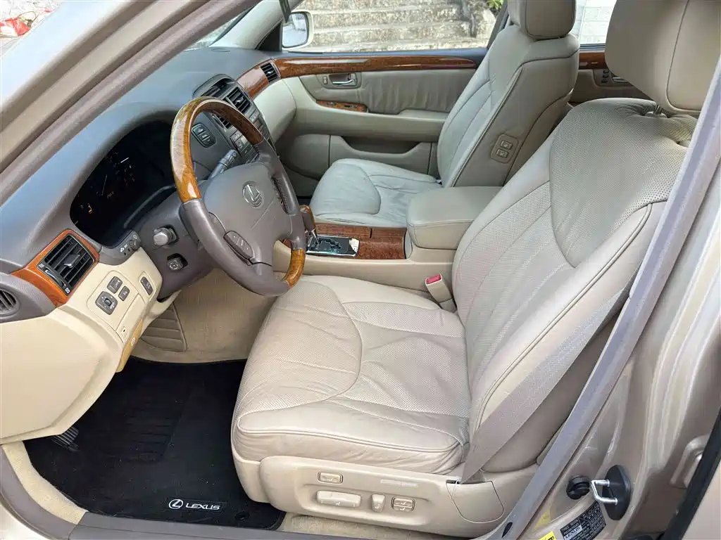 Lexus LS — миниатюра 20