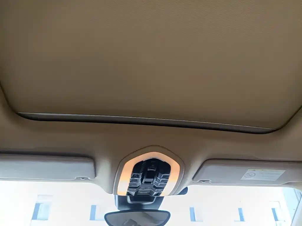 Porsche Macan — миниатюра 18
