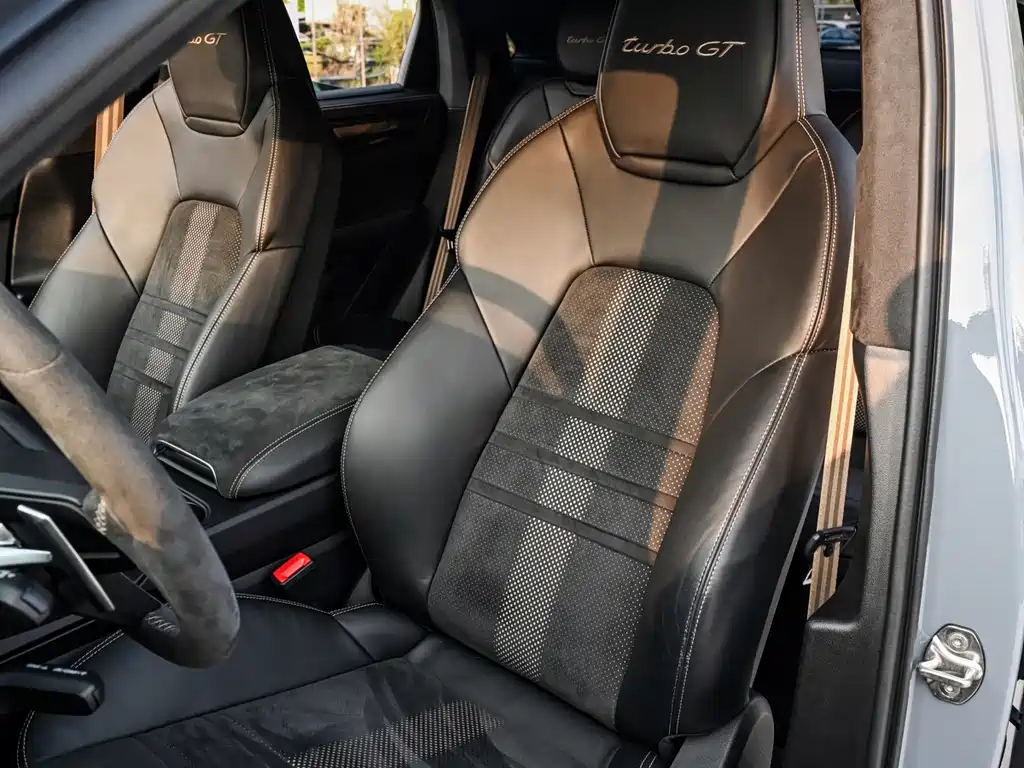 Porsche Cayenne — миниатюра 5