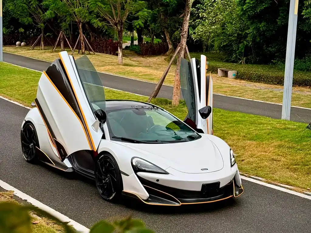 MCLAREN 570