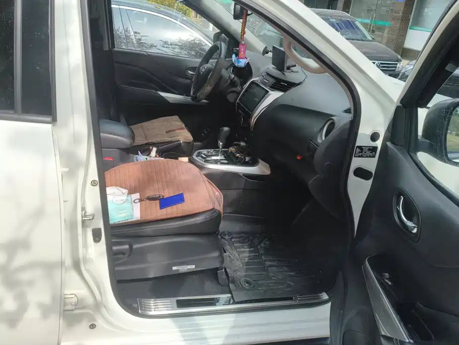 Nissan Terra — миниатюра 8