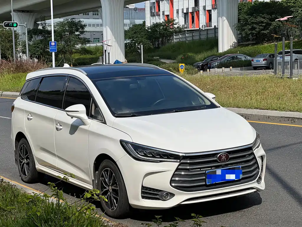 BYD MAX — миниатюра 2