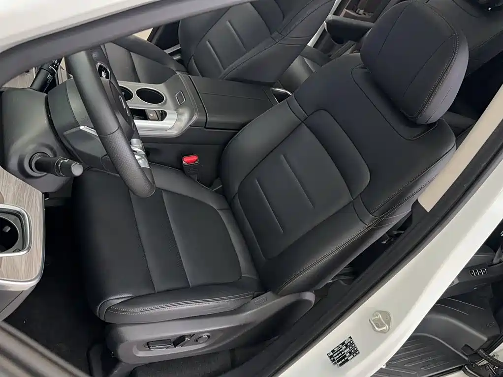 GAC Motor Trumpchi E8 PHEV — миниатюра 11