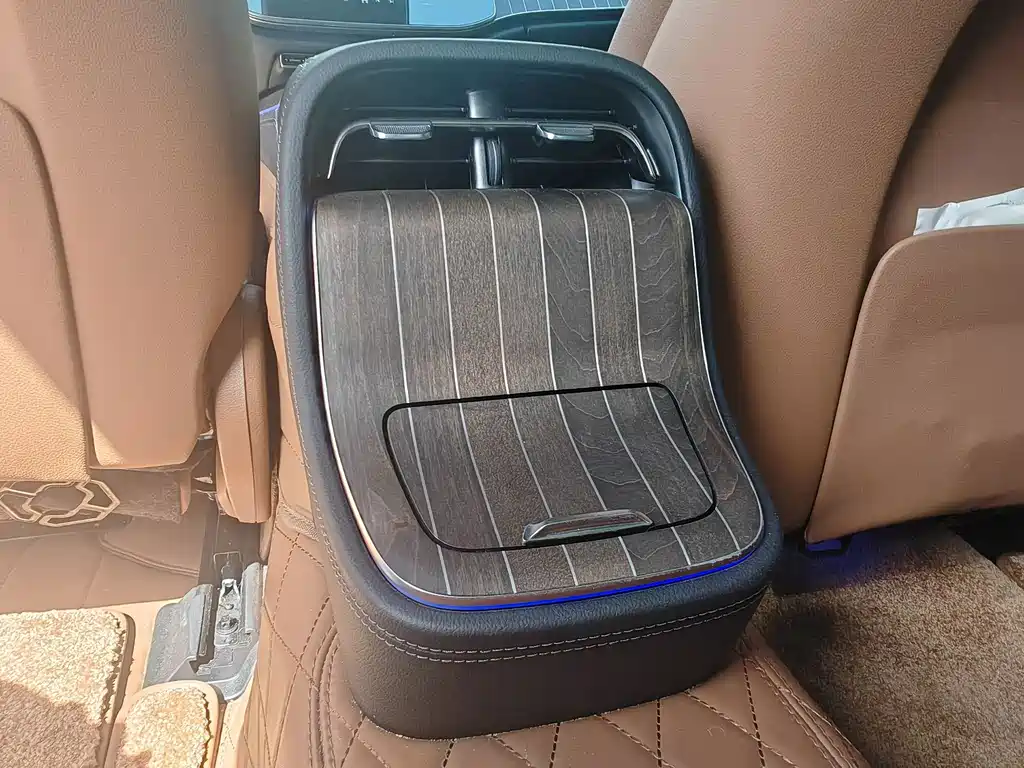 Mercedes-Benz E-Class — миниатюра 19