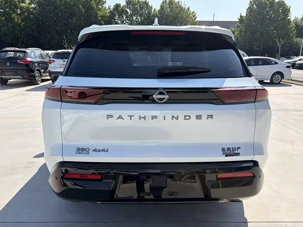 Nissan Teramont — миниатюра 7