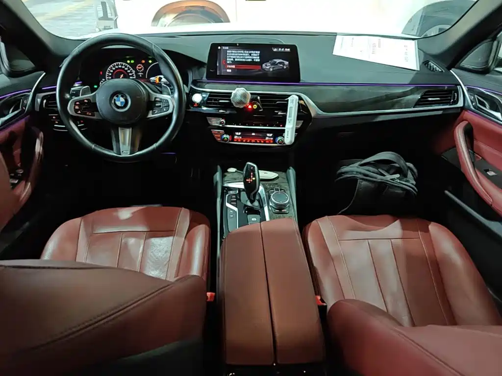 BMW 5 Series — миниатюра 10