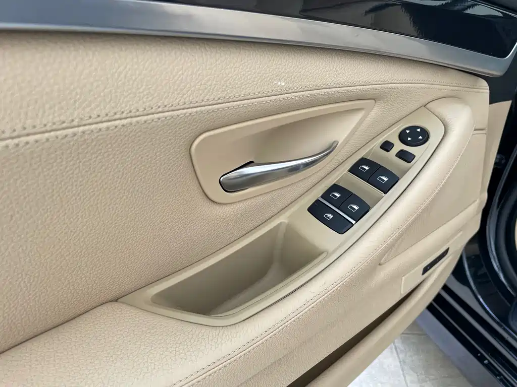 BMW 5 Series — миниатюра 5
