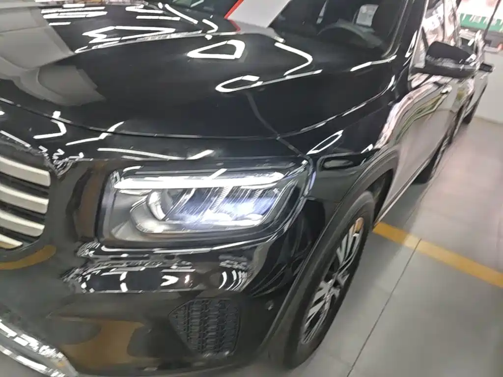 Mercedes-Benz GLB — миниатюра 24