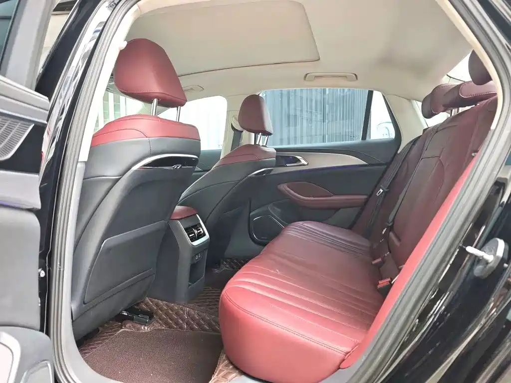 Hongqi Hongqi H5 — миниатюра 6