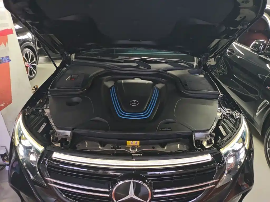 Mercedes-Benz EQC — миниатюра 20