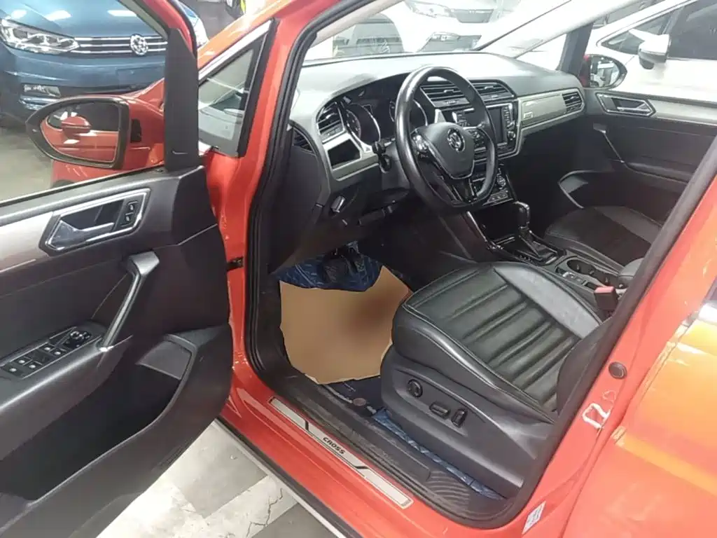Volkswagen Touran — миниатюра 16