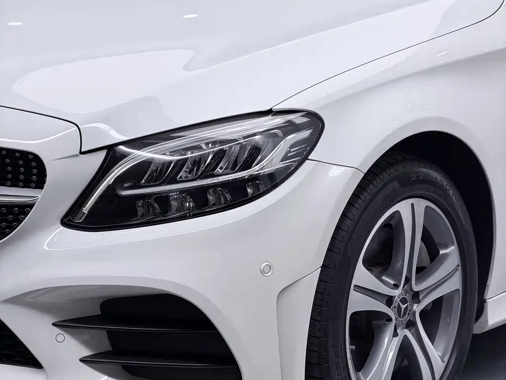 Mercedes-Benz C-Class — миниатюра 18