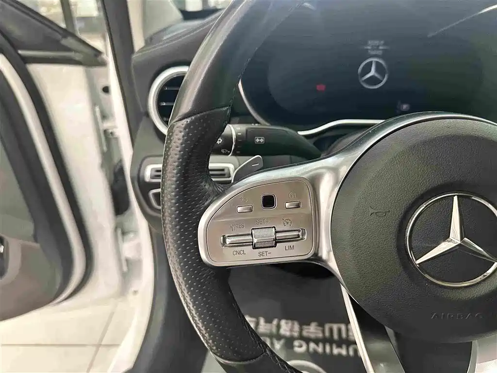 Mercedes-Benz C-Class — миниатюра 8