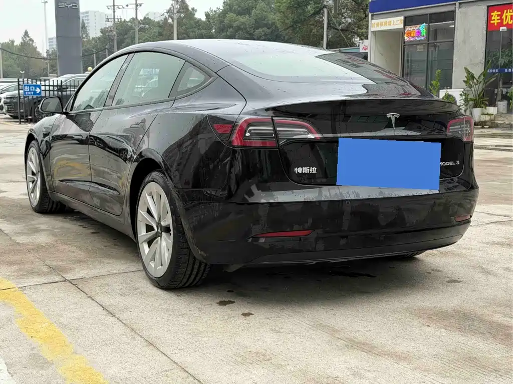 Tesla Model 3 — миниатюра 9