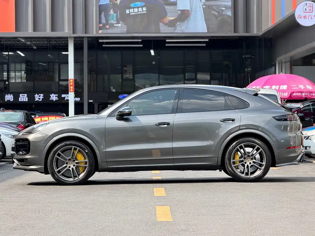 Porsche Cayenne — миниатюра 13