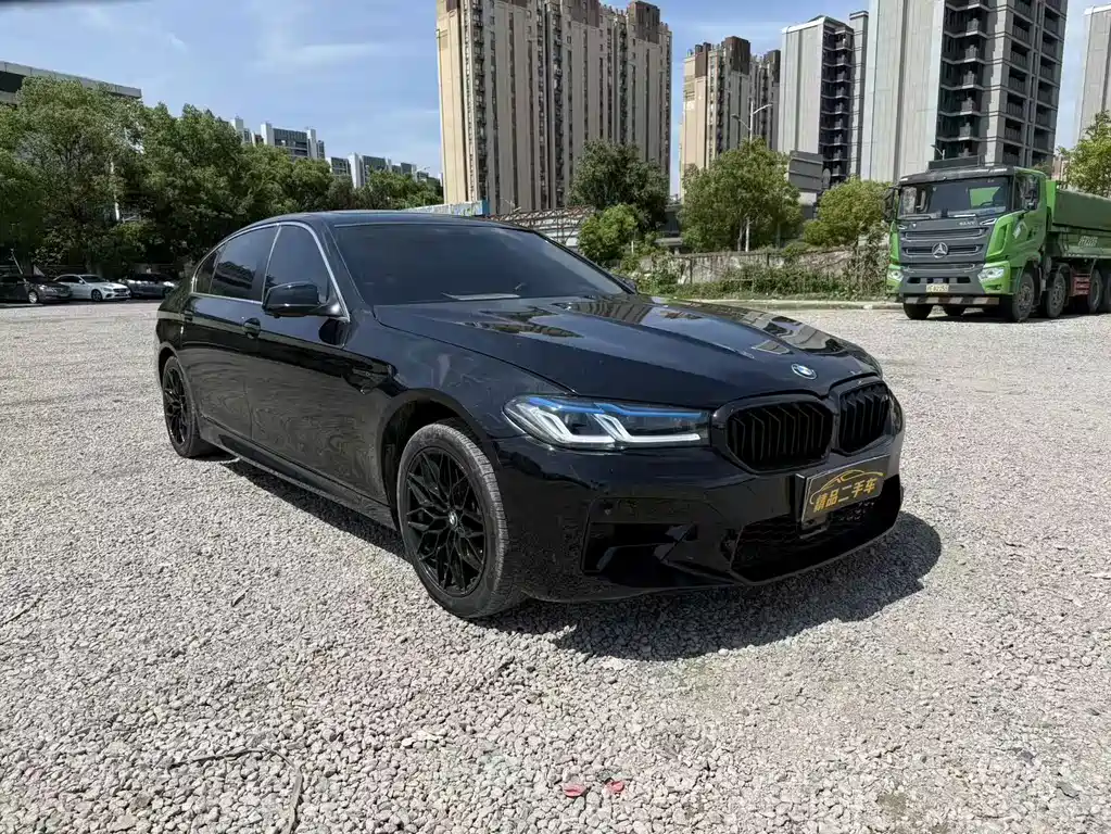 BMW 5 Series — миниатюра 2