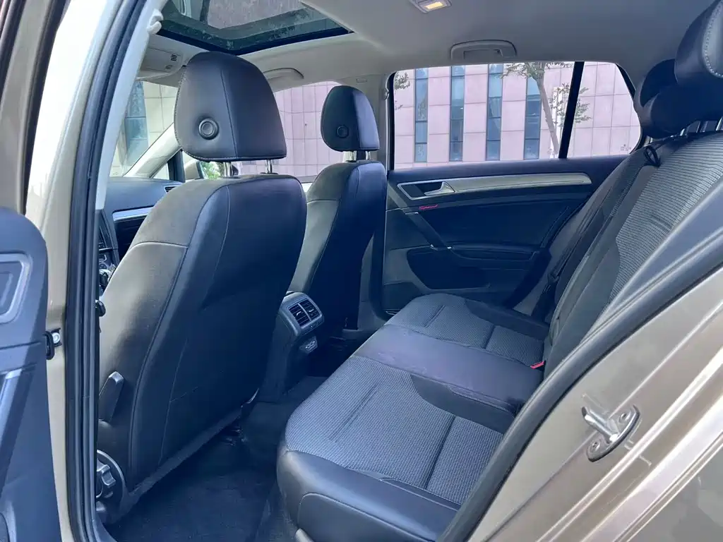Volkswagen Golf — миниатюра 9