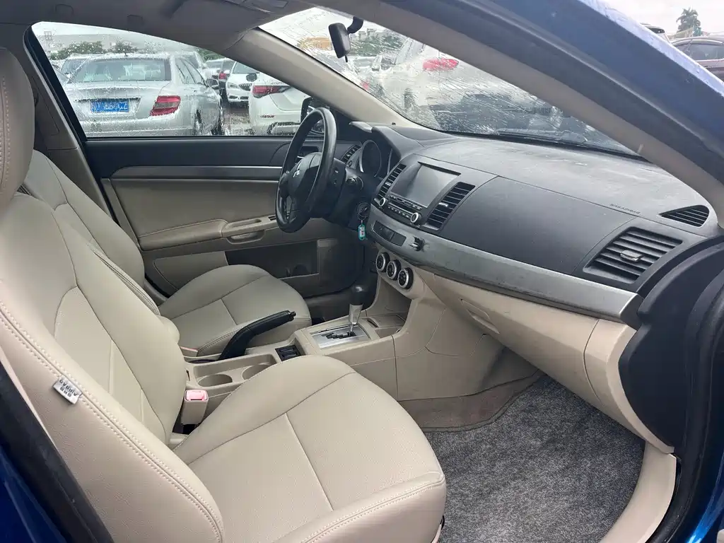 Mitsubishi Lancer EX — миниатюра 7