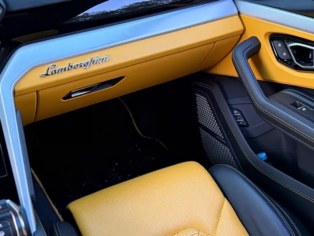 Lamborghini Urus — миниатюра 14