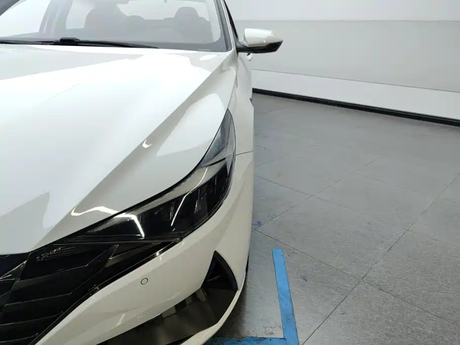 Hyundai Elantra — миниатюра 5