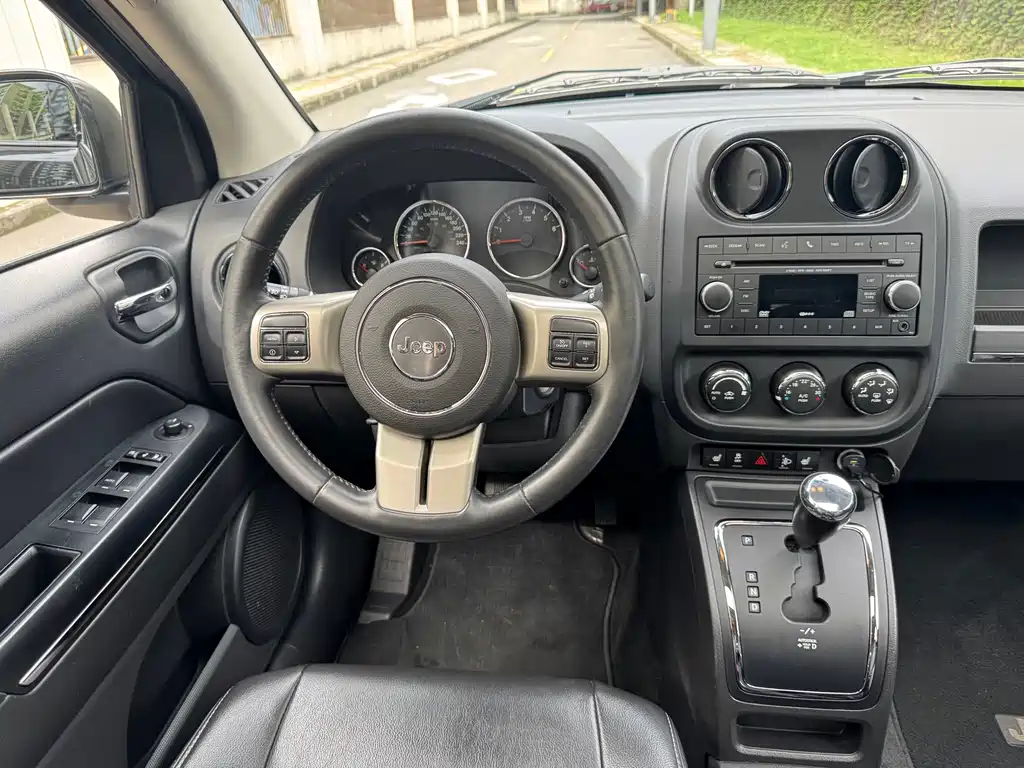 Jeep Compass (Import) — миниатюра 16