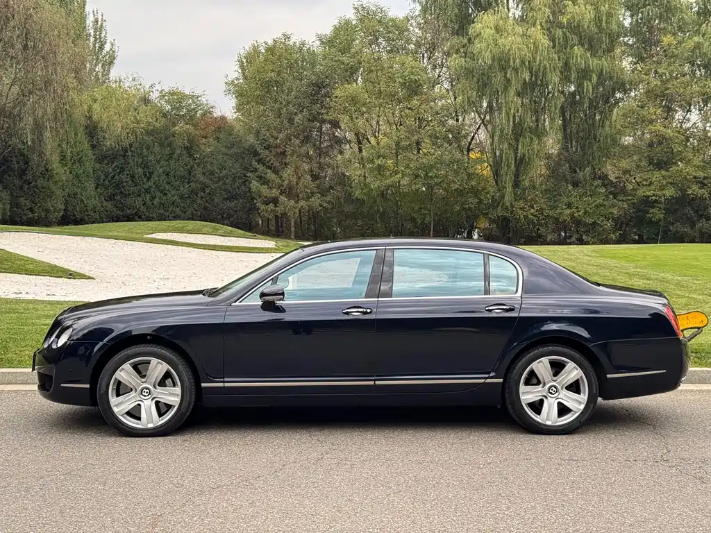 Bentley Flying Spur — миниатюра 7
