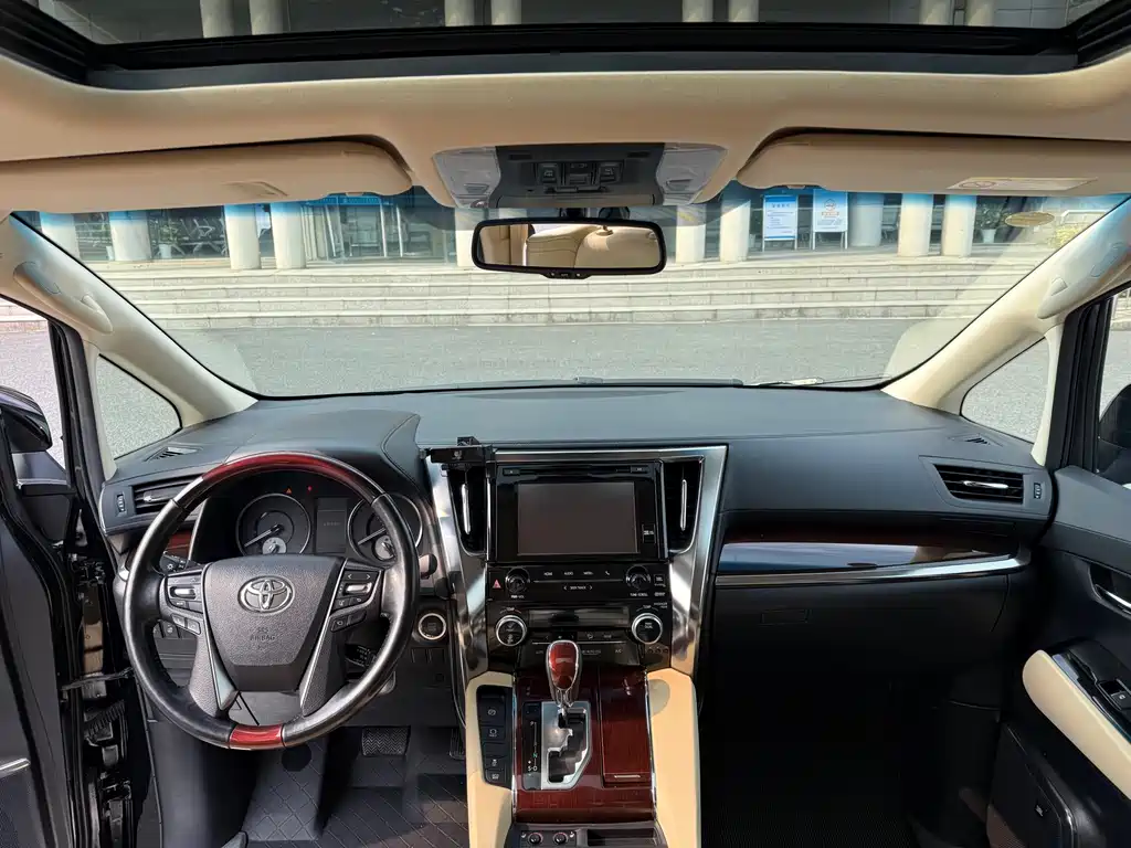 Toyota Alphard 2015 3.5L Luxury